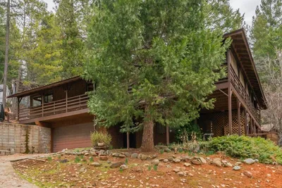 410 Lake Forest Dr. photo 2
