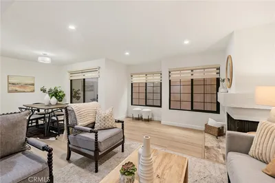 441 E San Jose 111 photo 2