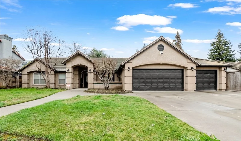5417 W Buena Vista, Visalia, CA 93291