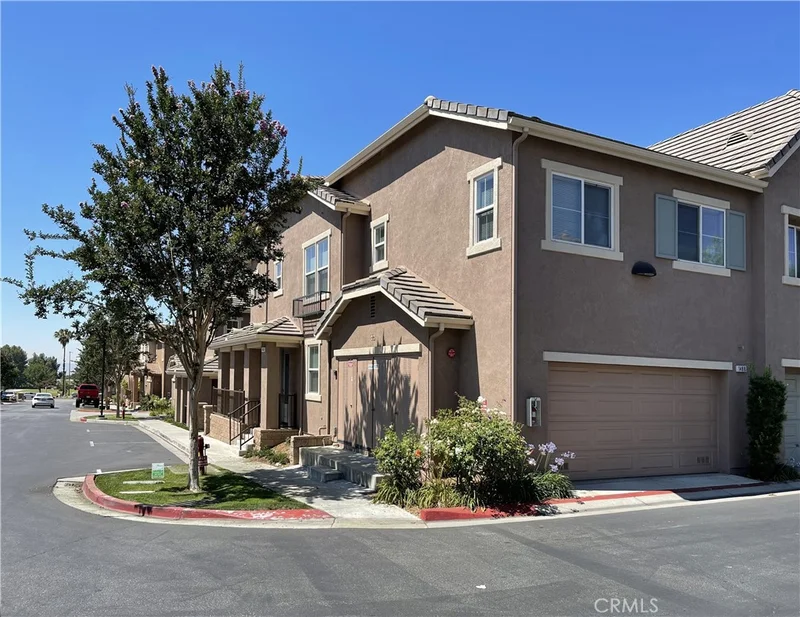 1488 Springfield Way photo 2