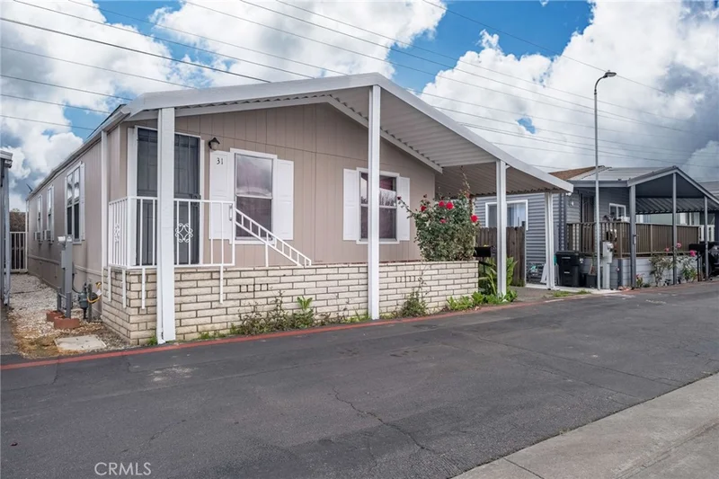 16600 Downey, Paramount, CA 90723