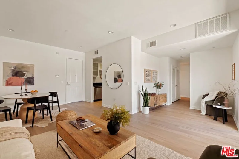 230 S Jackson Street 301, Glendale, CA 91205
