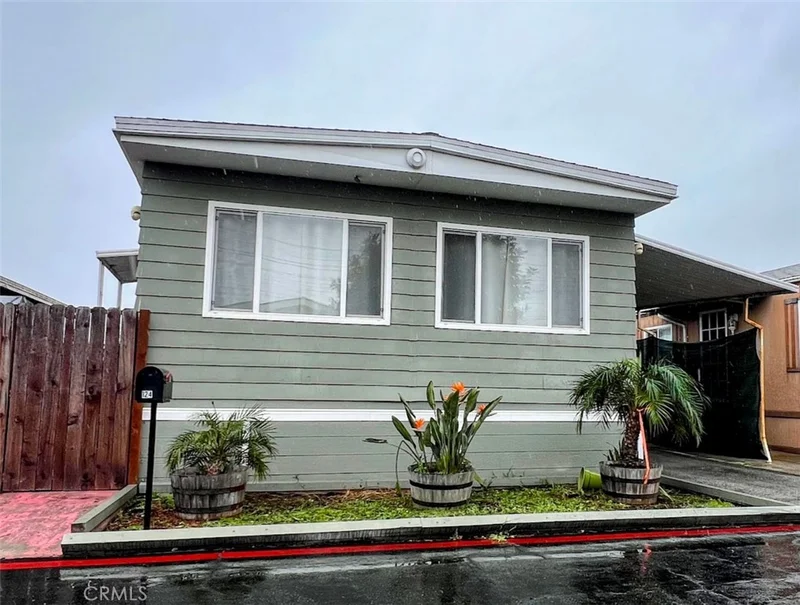 16600 Orange, Paramount, CA 90723