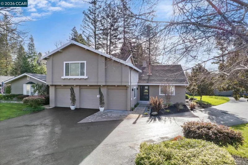 187 Cypress Point Way, Moraga, CA 94556