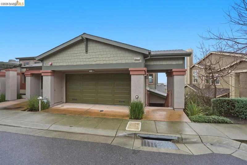 6271 Rocky Point Ct, Oakland, CA 94605