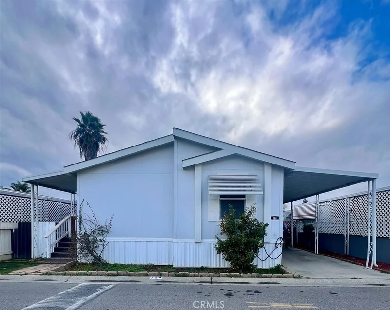 3138 Dakota #194, Fresno, CA 93722