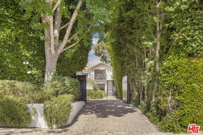 8917 Dorrington Avenue, West Hollywood, CA 90048