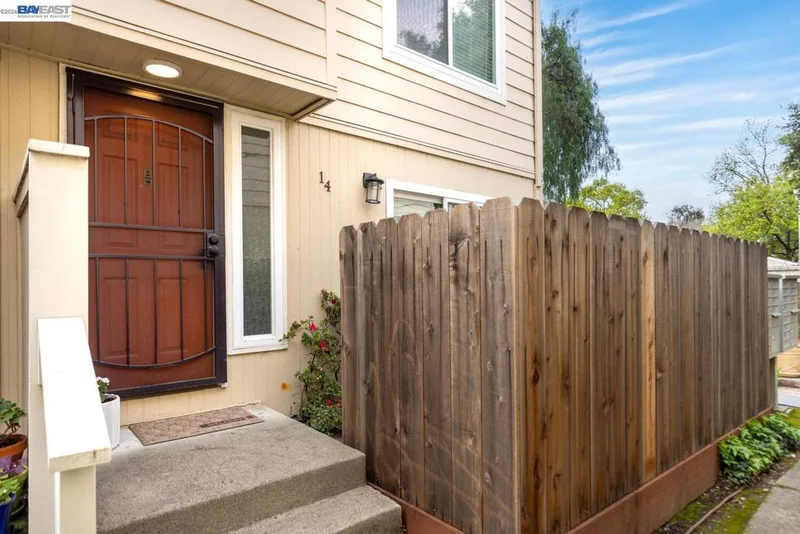 1255 Detroit Ave 14, Concord, CA 94520