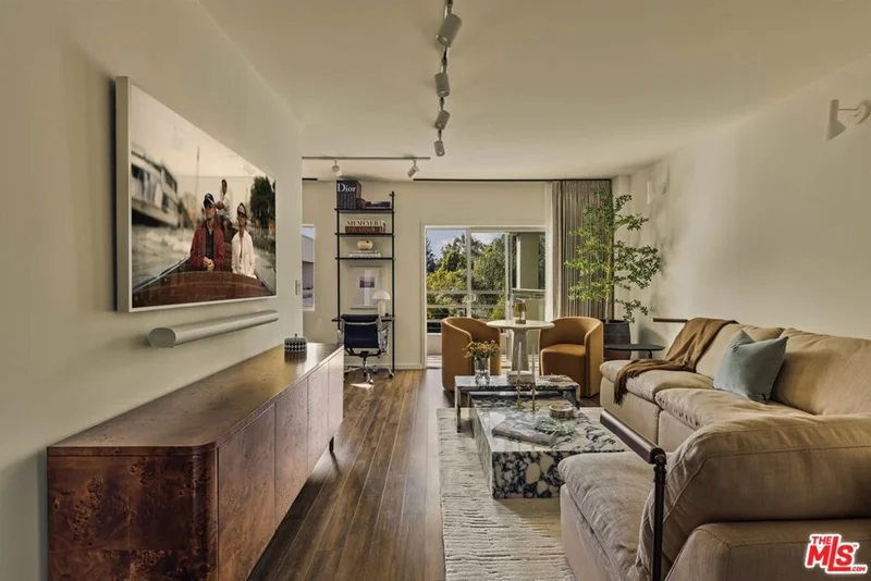 1131 Alta Loma Road 528, West Hollywood, CA 90069