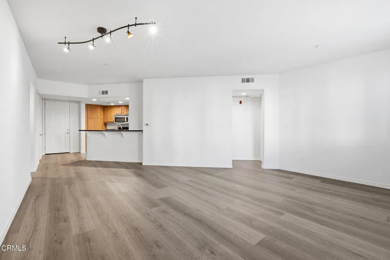 259 Riverdale, Camarillo, CA 93012