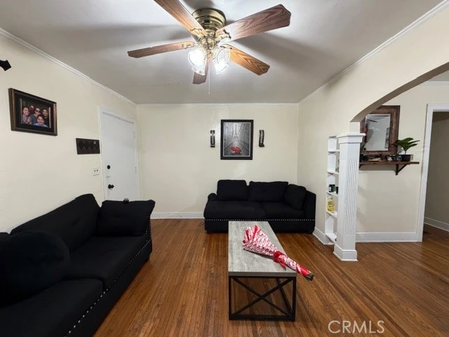 Interior 4