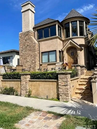 504 Avocado Avenue photo 2