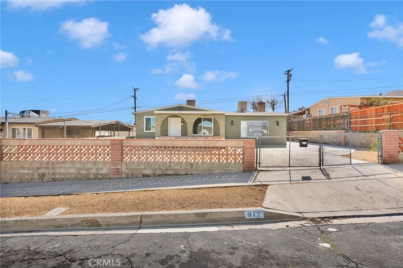 912 Kelly, Barstow, CA 92311