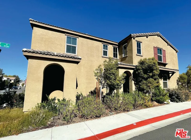 42720 Azure Street photo 2