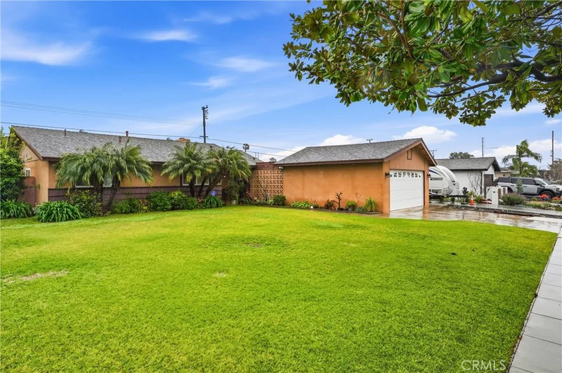 1036 E Trenton, Orange, CA 92867