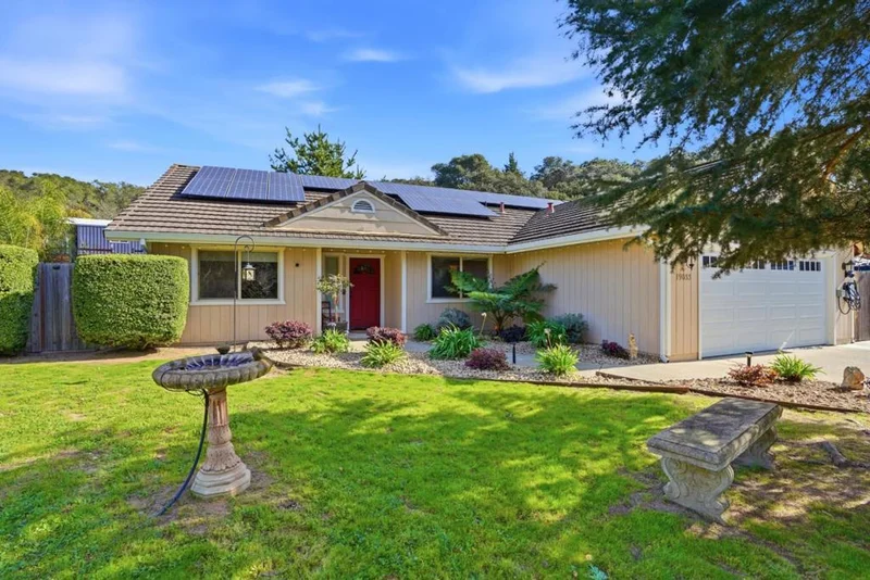 19033 Beatrice, Salinas, CA 93907