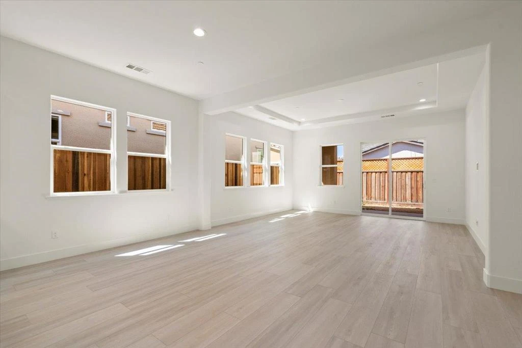 Interior 3