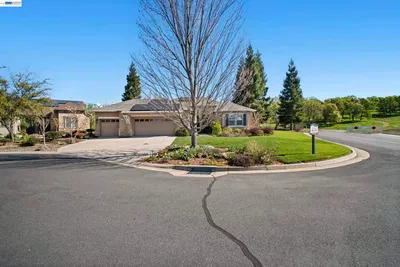 8 Rock Ridge Ct photo 2