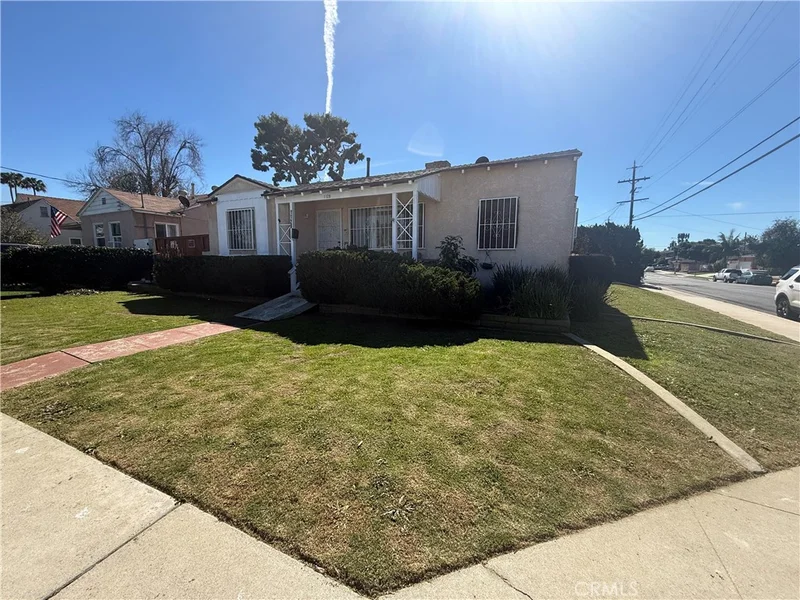 1128 W Dolores, Wilmington, CA 90744