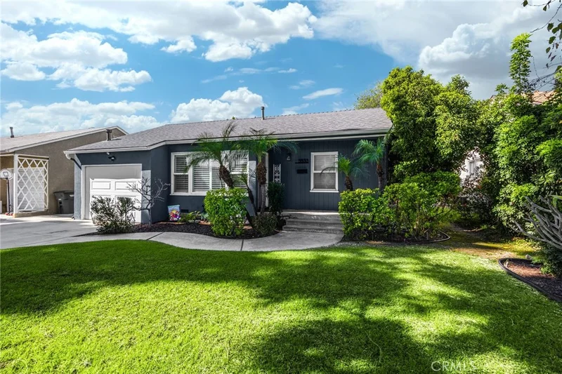 5533 Oliva Avenue, Lakewood, CA 90712