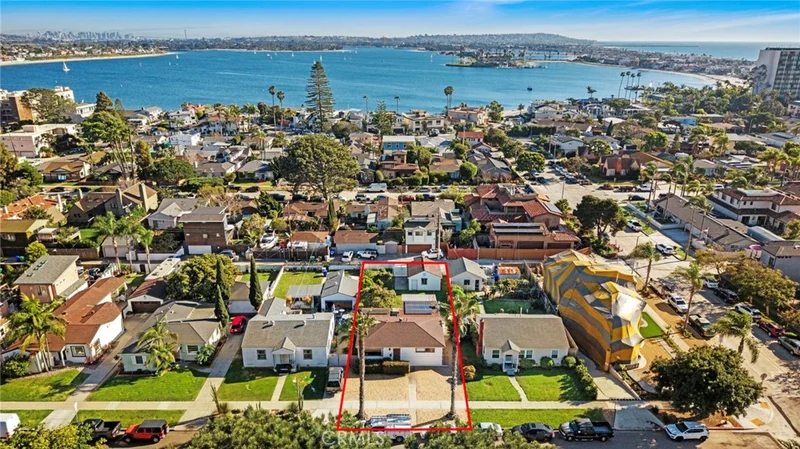 1021 Reed, San Diego, CA 92109