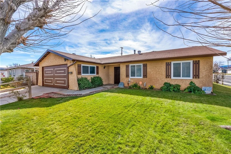 1156 W Avenue J10, Lancaster, CA 93534