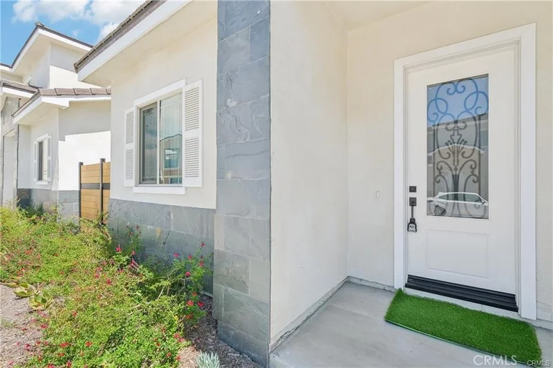 Photo 2 of 10349 Mapledale Street