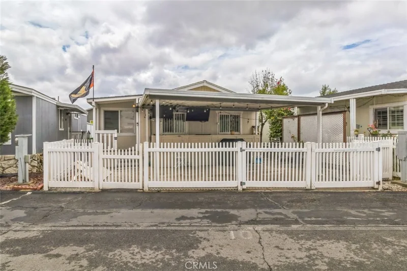 8221 Ilex Street 10