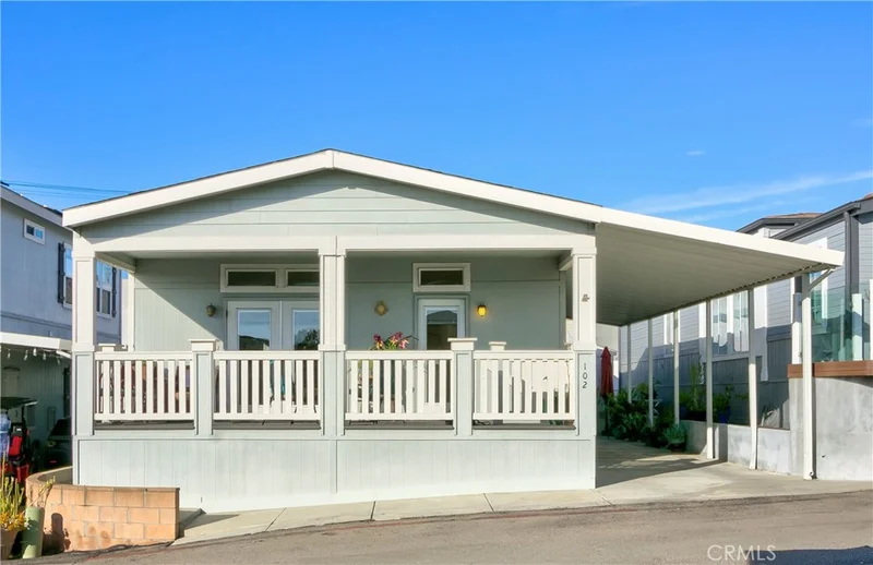 102 Bay Drive