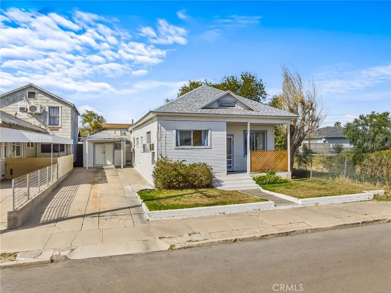 516 Palm Way, Needles, CA 92363