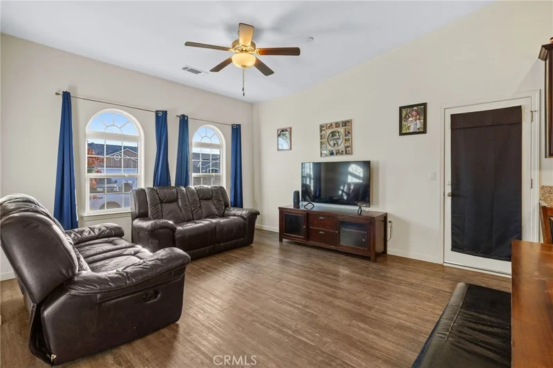 Photo 2 of 1237 E Orange Street