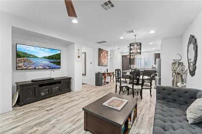 843 Sunburst Way photo 2