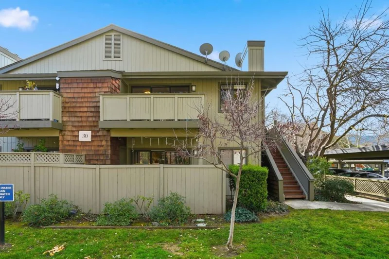 1615 La Terrace Circle photo 2