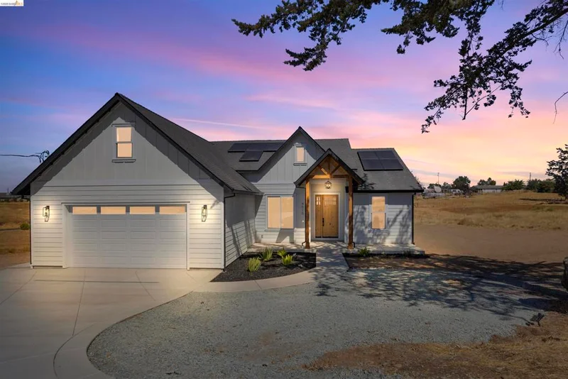 4510 Coyote Dr., Ione, CA 95640