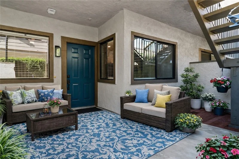 104 Maegan 6, Thousand Oaks, CA 91362
