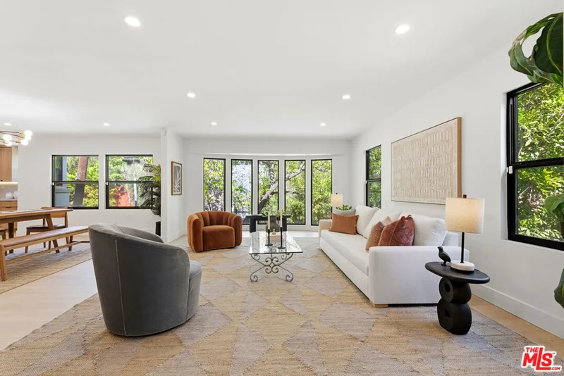 2535 Canyon, Los Angeles, CA 90068