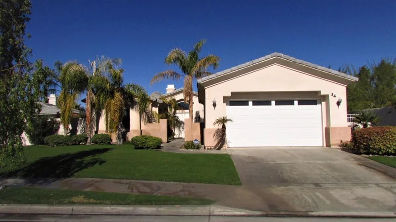 34 Paris Way photo 2
