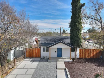 4472 Forest St. photo 2