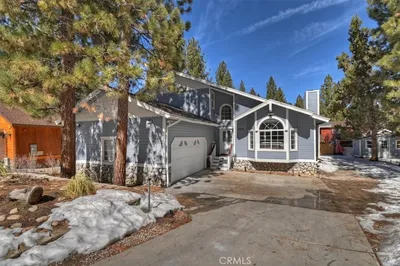 737 E Mountain View photo 2