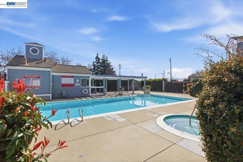 25525 Southwick Dr 110, Hayward, CA 94544