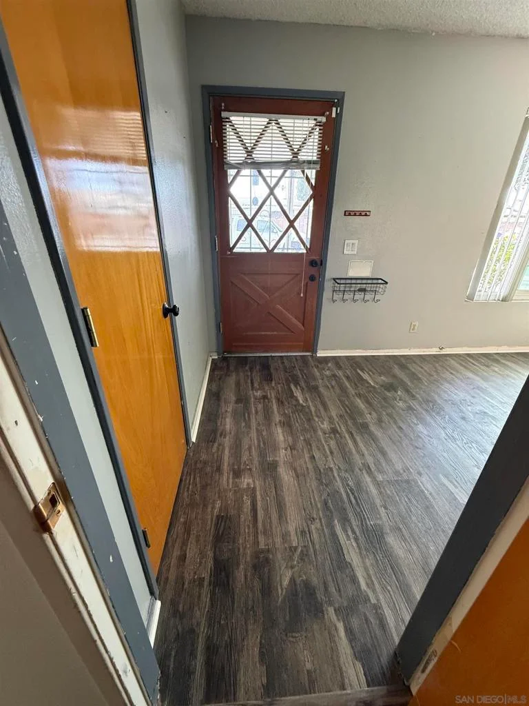 Photo 2 of 1540 W Whittier Avenue