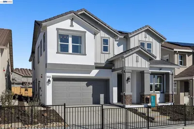 1512 Millennium Way photo 2