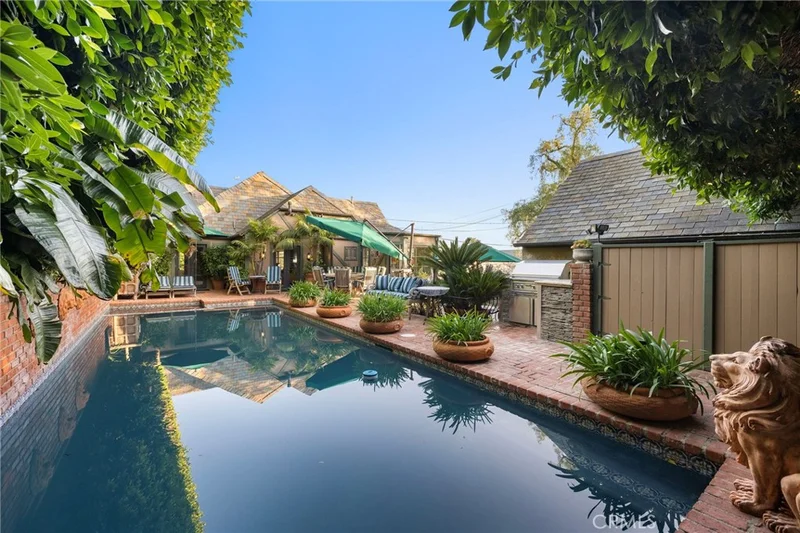 486 HOLLY Street photo 2