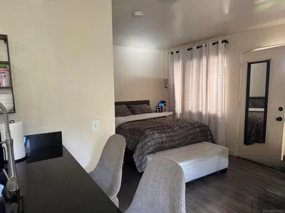 871 W San Ysidro Blvd 9 photo 2