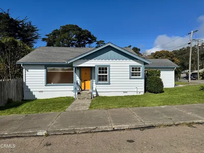 399 Winifred Street photo 2