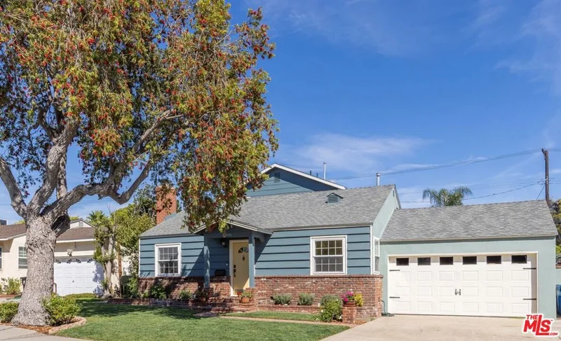 8806 Croydon, Los Angeles, CA 90045