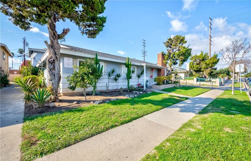 15821 S Myrtle photo 2