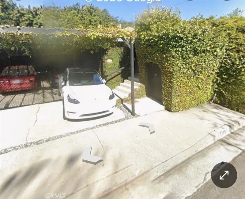 7361 Flight Avenue photo 2