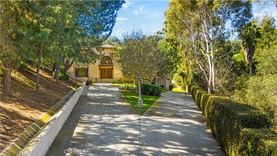 15930 Esquilime photo 2