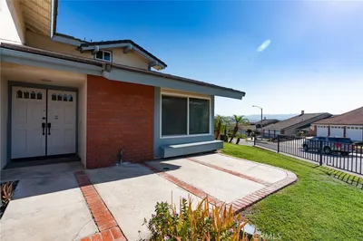 330 Amberwood Drive photo 2